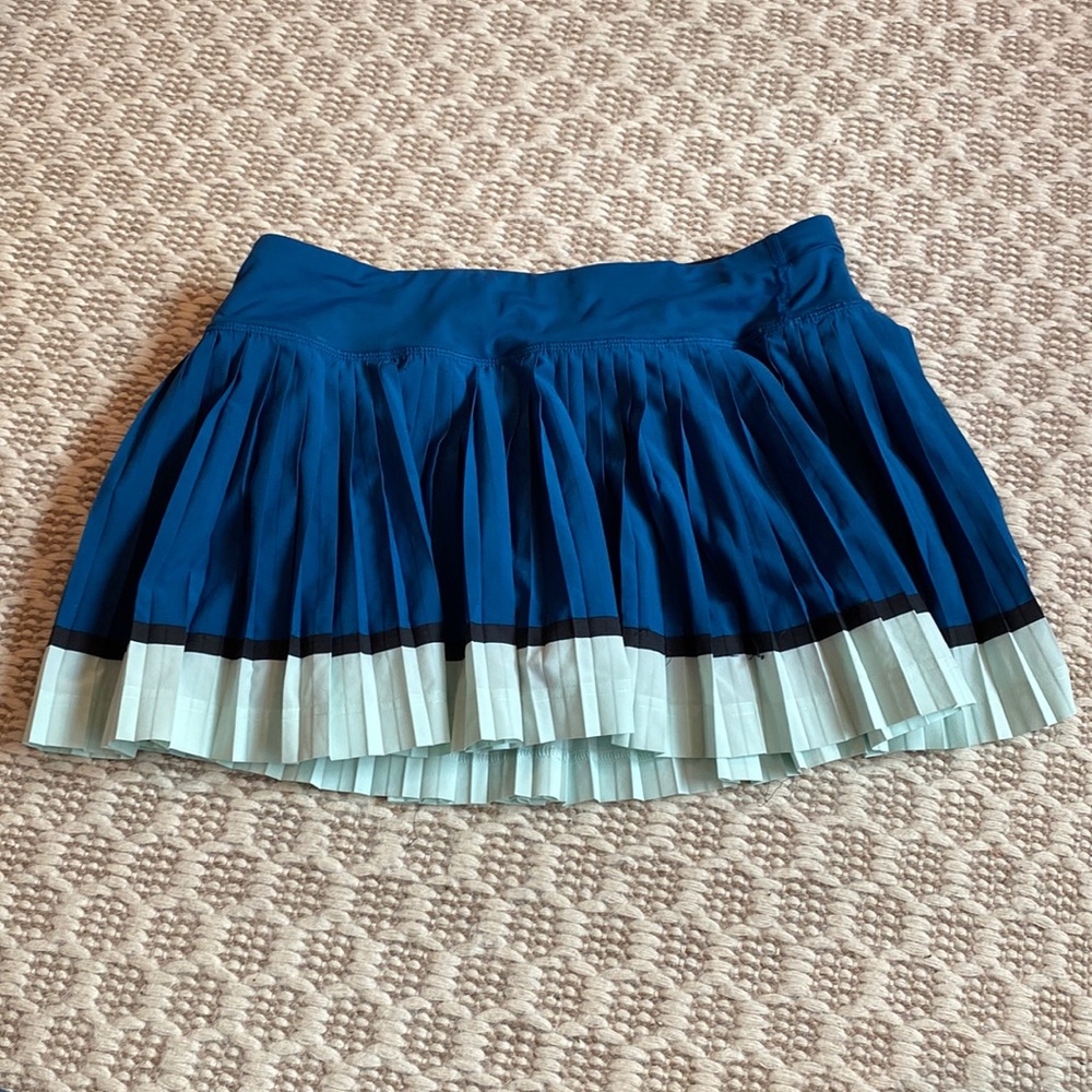 Super cute lululemon tennis skirt size 6